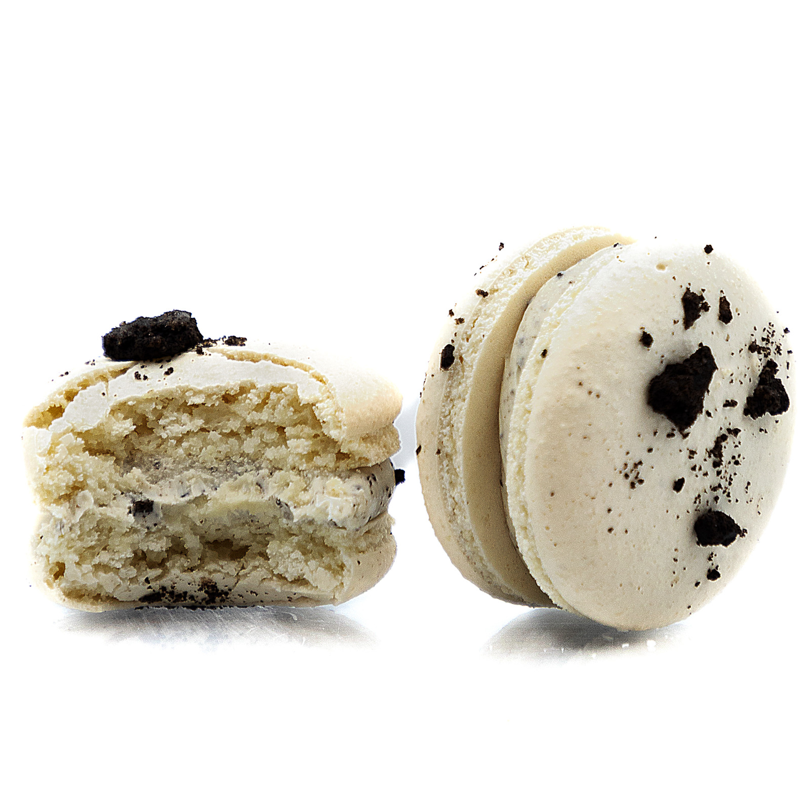 Cookies and Cream Macarons Macarons