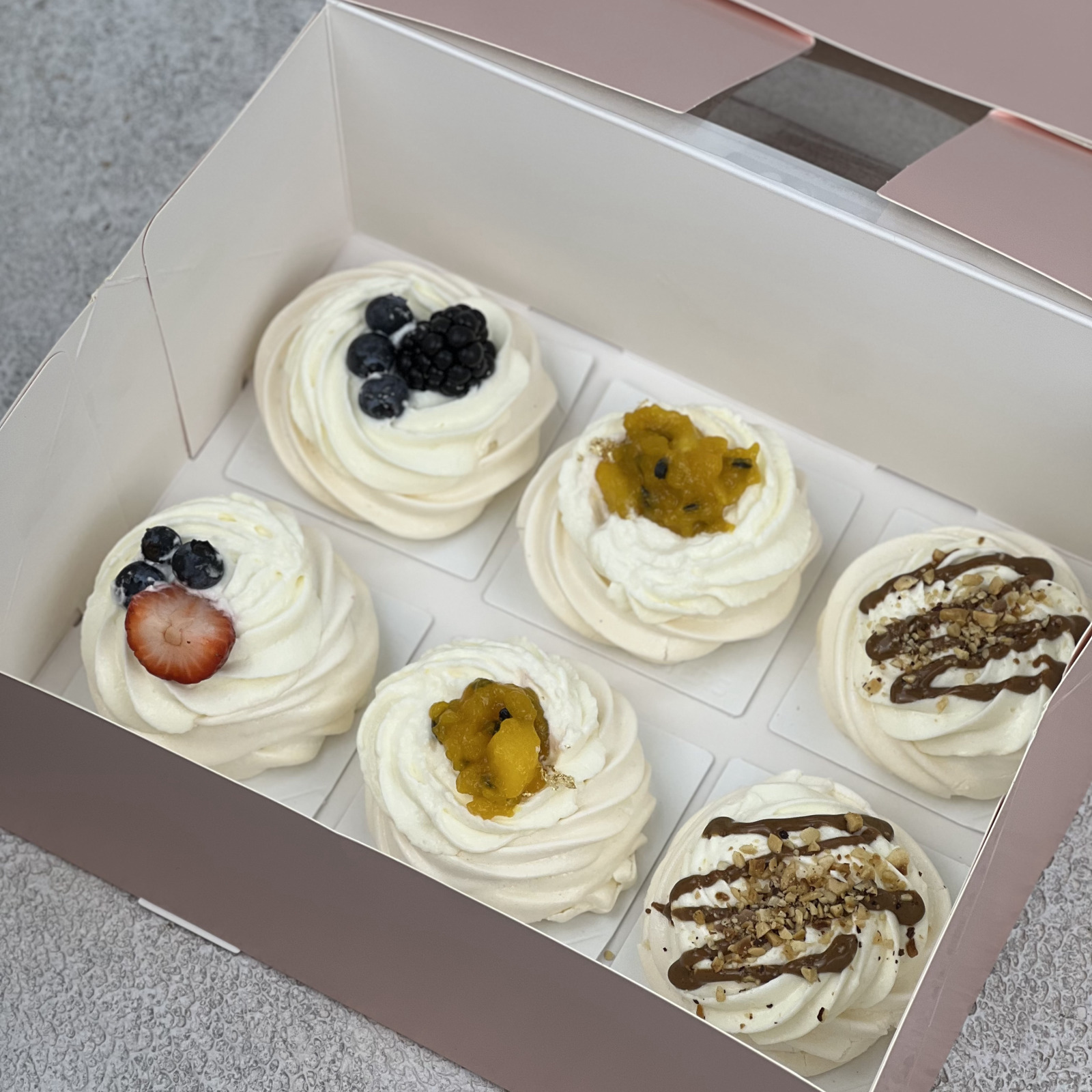 Set of 6 Individual Desserts Pavlova Assorted Meringue roll and Pavlova 