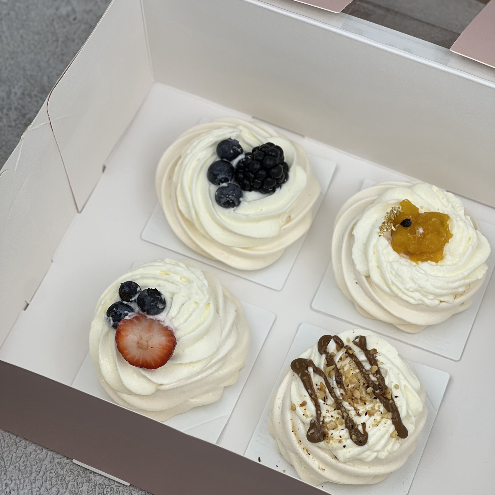 Set of 4 Individual Desserts Pavlova Assorted Meringue roll and Pavlova 