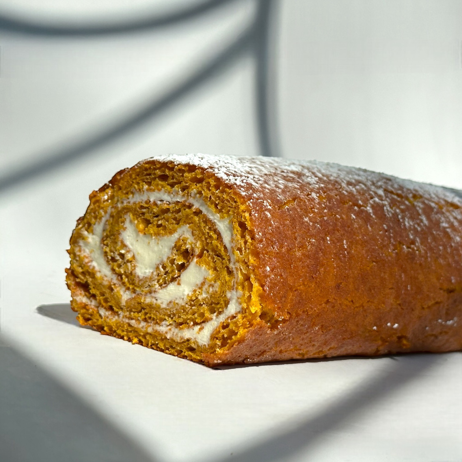 Pumpkin Roll Thanksgiving Cakes