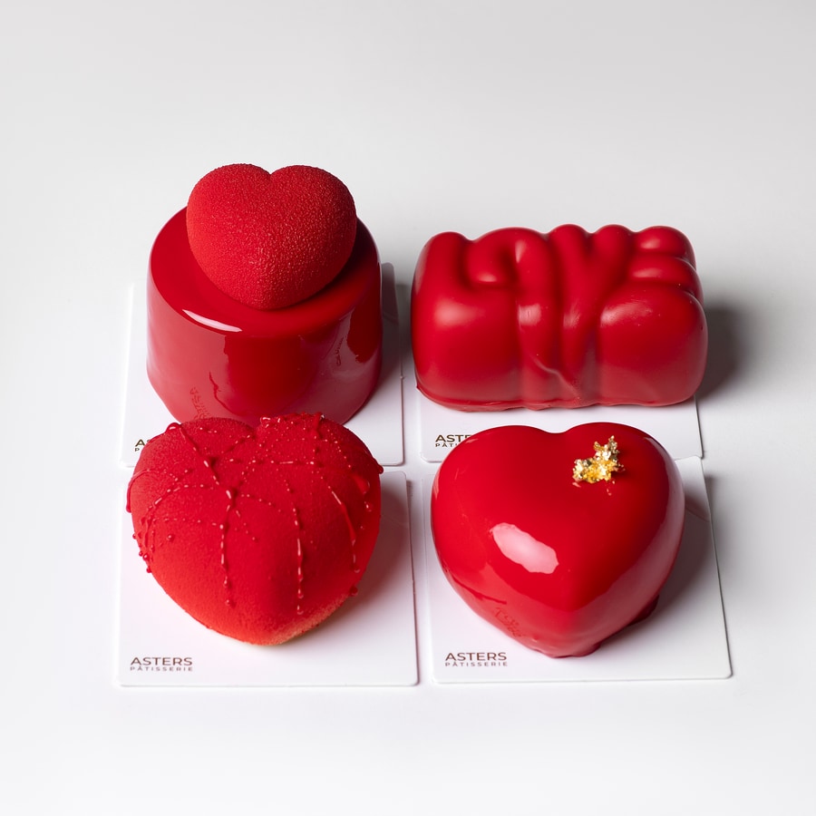 Set of 4 Individual Desserts Hearts Valentine's Day Cakes