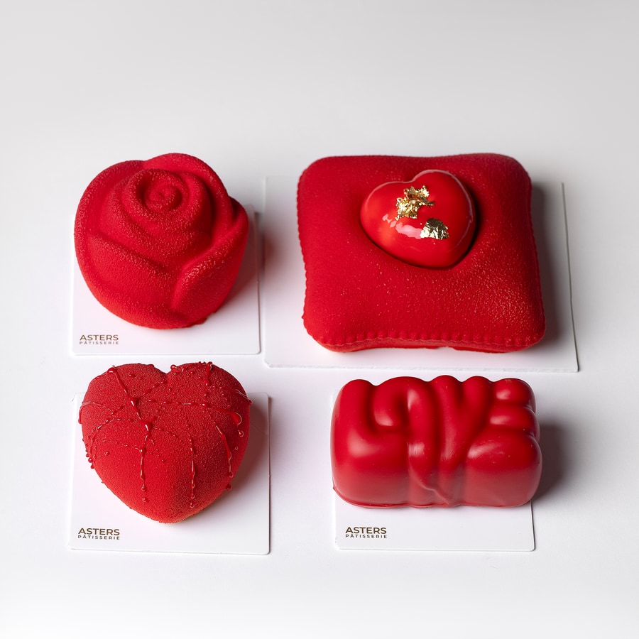 Set of 4 Individual Desserts Pillow Valentine's Day Cakes